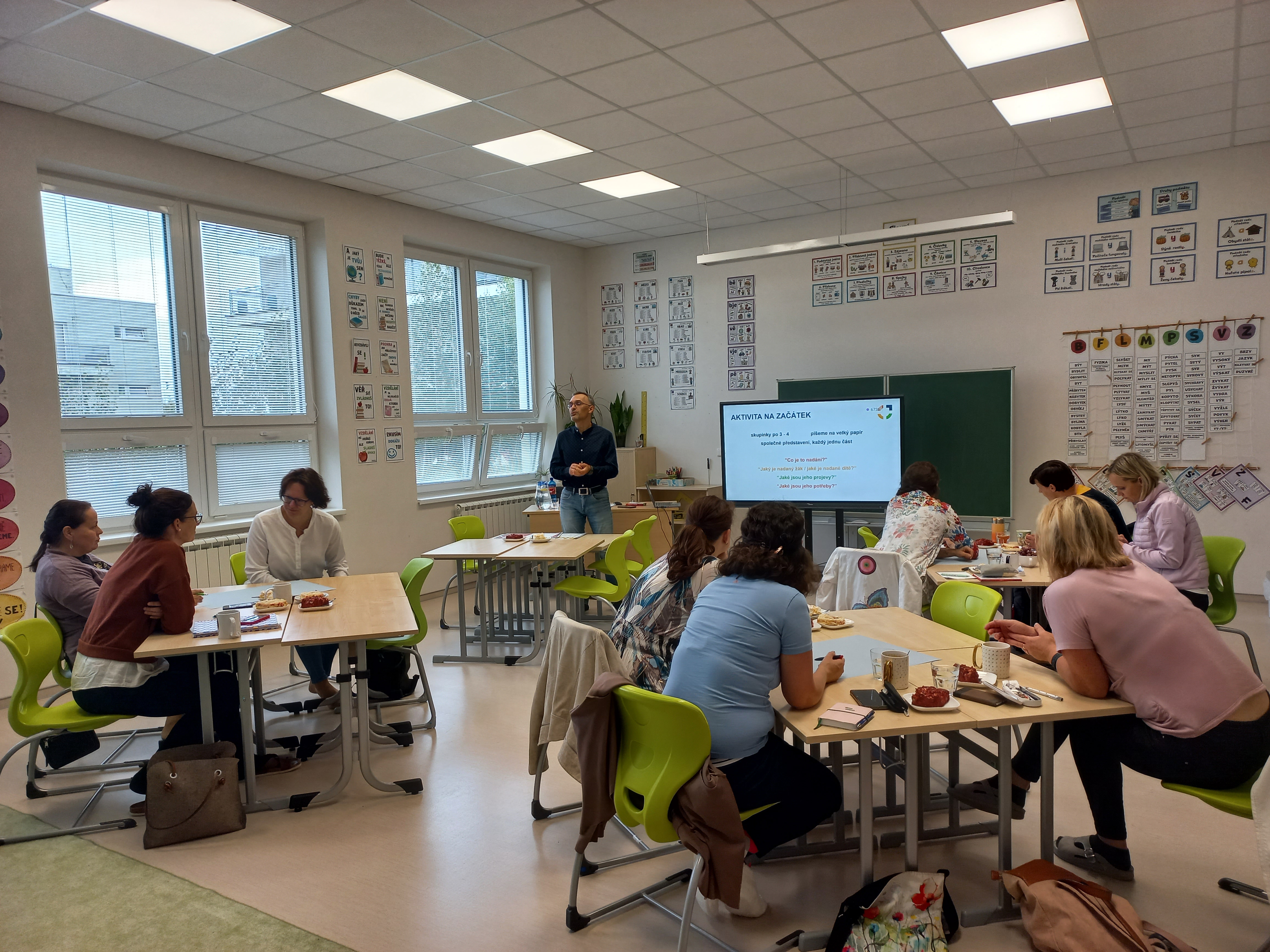 3dílný cyklus s panem lektorem Mgr. Bc. Josefem Roušarem "Práce s nadanými dětmi"