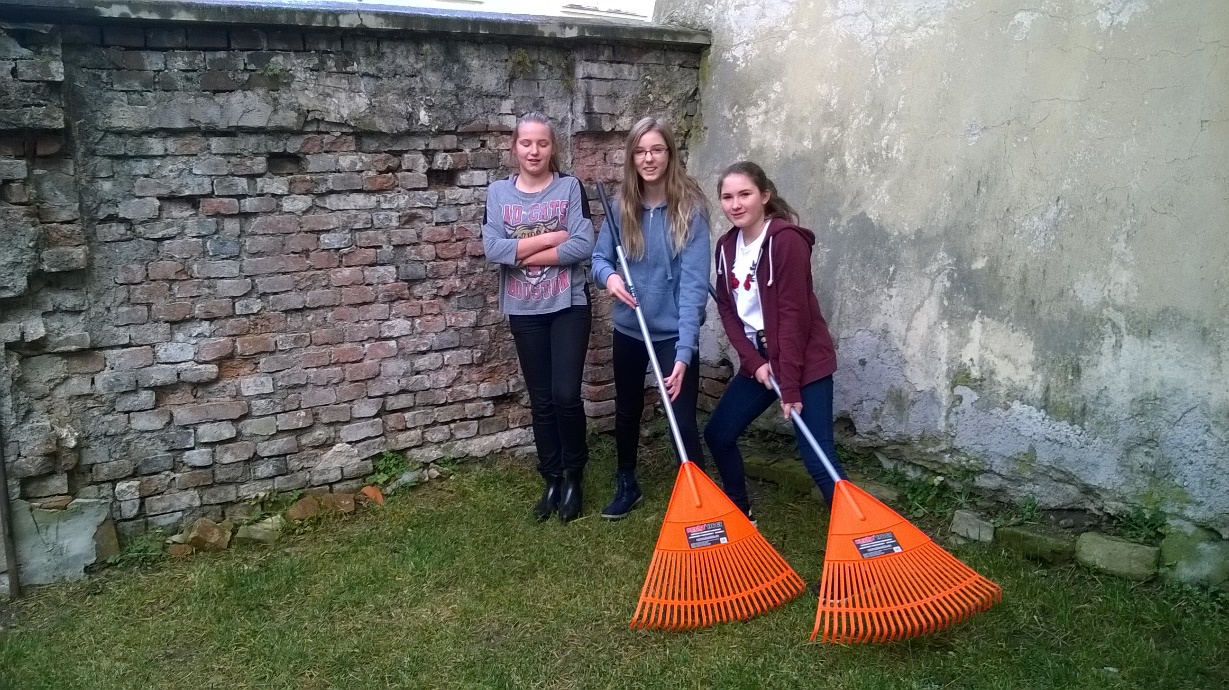 Příklad dobré praxe - Letohradské soukromé gymnázium o.p.s.; Projekt: Zvelebení veřejného prostranství mezi náměstím a školou ve městě Letohrad - účast na životě města