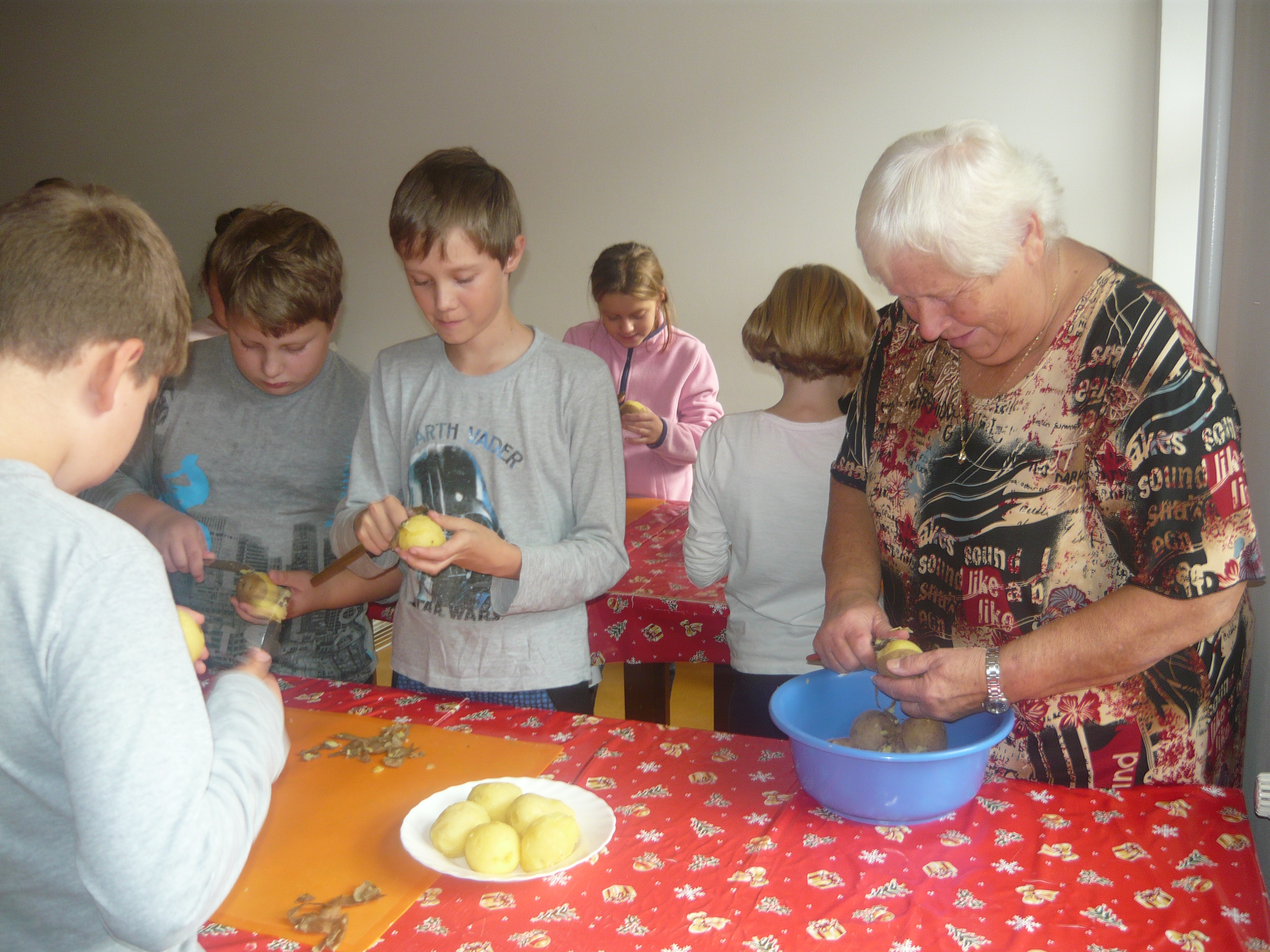 PILOTÁŽ - Dům dětí a mládeže Kamarád Česká Třebová; Projekt: Netradiční vaření a recepty našich babiček