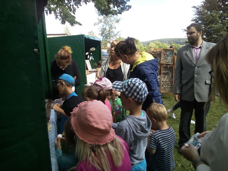 PILOTÁŽ - Mateřská škola, Pivovarská, Králíky; Projekt: Zahradní slavnost - veletrh řemesel